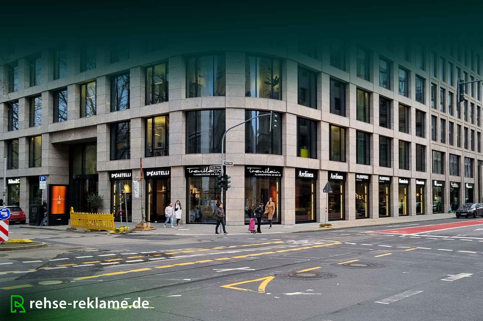 Neue Lichtwerbung für den Flagship Store Treutlein in Düsseldorf