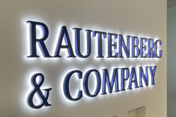 led-buchstaben-vollacryl-rueckleuchter-blau-lackiert