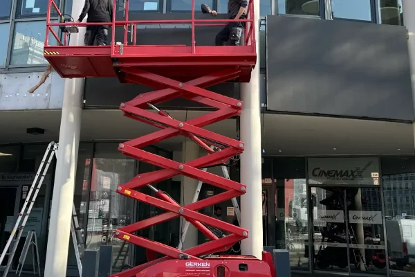 DigitalSignage_Krefeld_Montage_LED-Panele