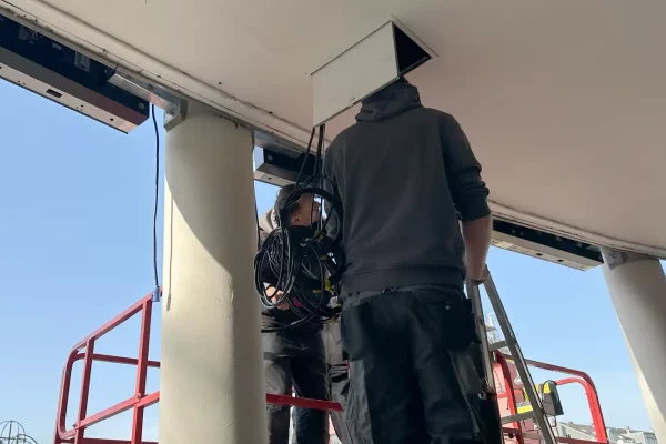 DigitalSignage_Krefeld_anschliessen_vor-ort