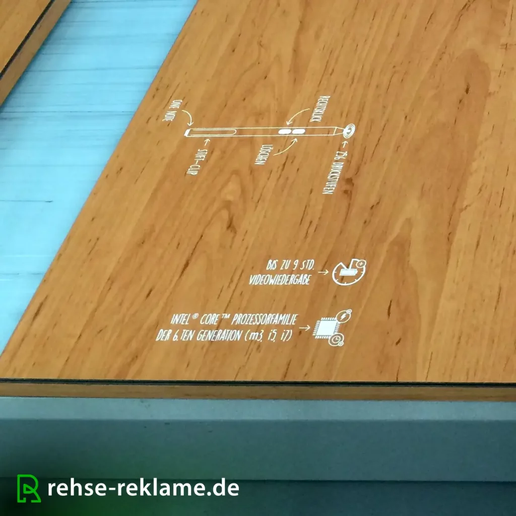 UV-Druck_detailreicher_weissdruck_holzblende