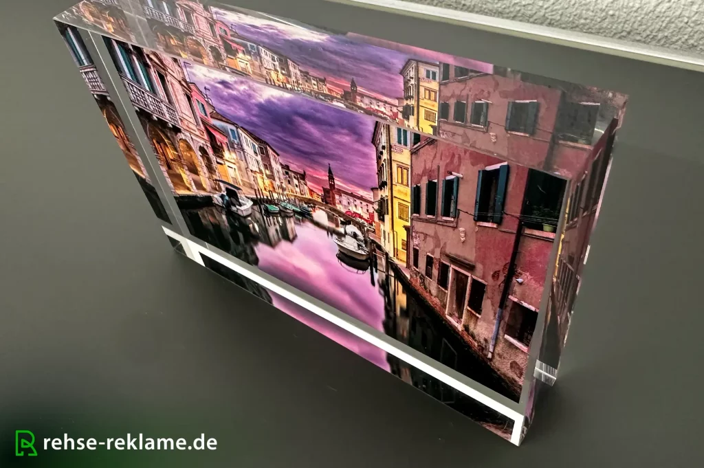 UV-Druck_hinter_Acrylglasblock