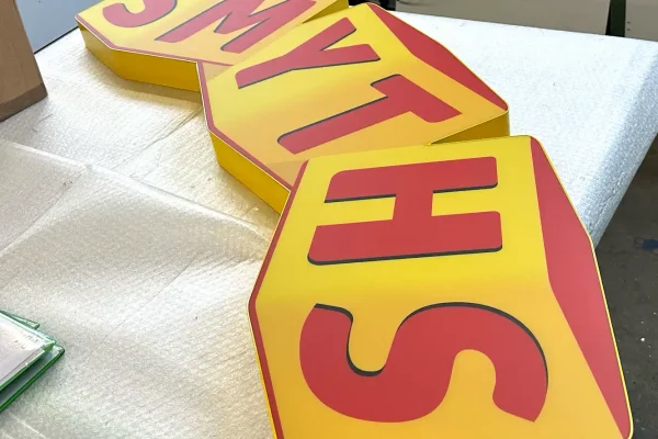 formgebautes_leuchttransparent_uv-druck