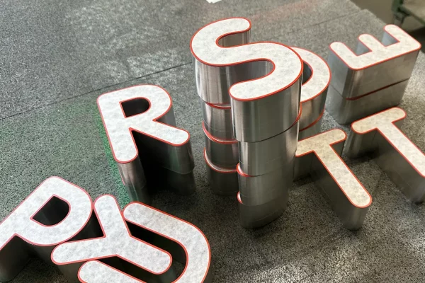 kleine_3D-buchstaben_vor_lackierung