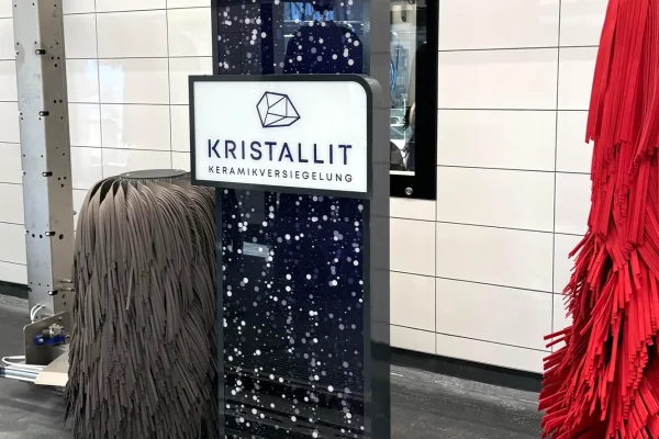 led_stele_in_waschstrasse