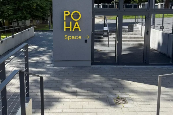 rueckleuchter_ led_gelb_laserbuchstaben