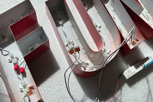 kleine_buchstaben_led-module_leuchtbuchstabe