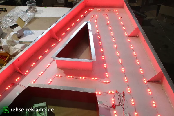 led_buchstabe_A_profil4_fertigung