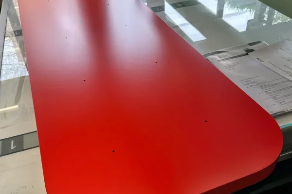 rot_lackierte_werbeblende_haube