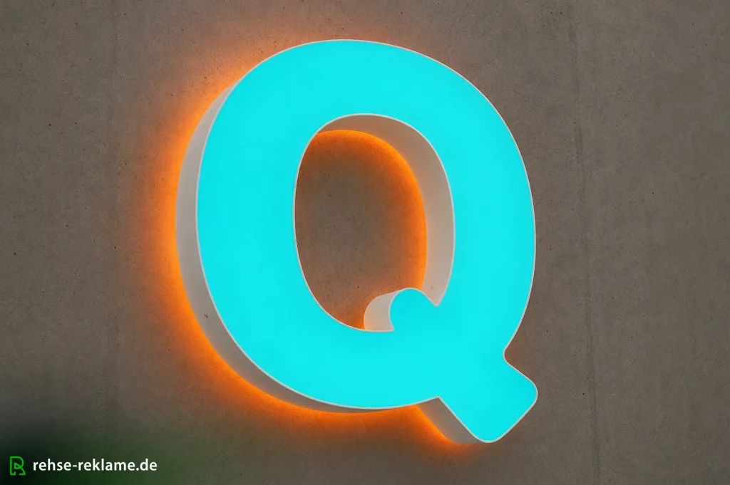 Leuchtbuchstabe_Profil5+3_Q_lackiert