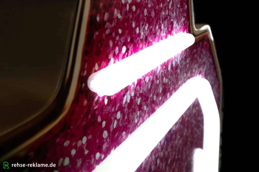 profil_2_neon-optik_metallblende